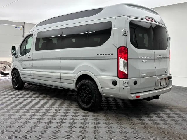 Used 2025 Gray Metallic Ford Explorer Limited SE image 14