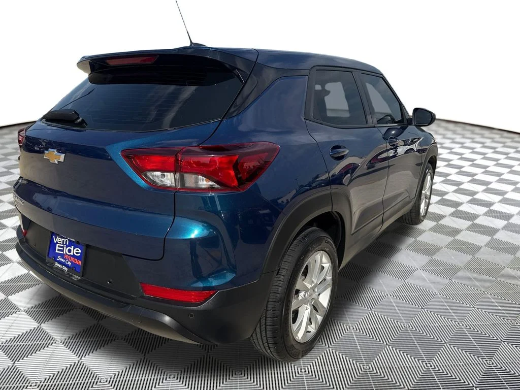 Used 2021 Blue Chevrolet LS image 6