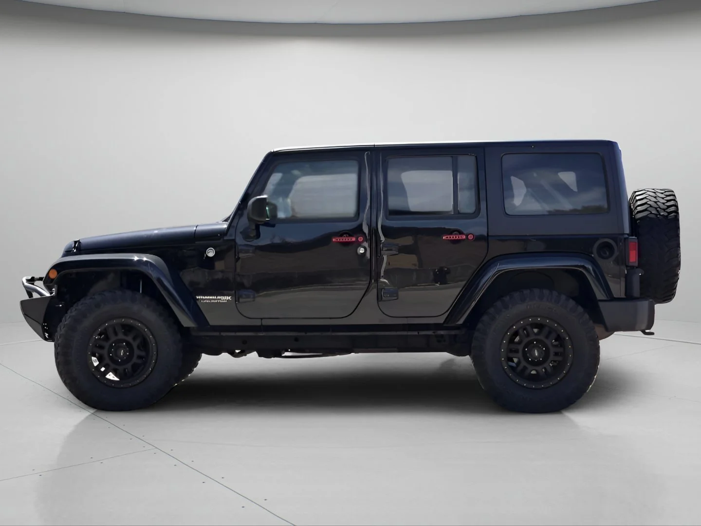 Used 2018 Black Clearcoat Jeep Sahara image 13