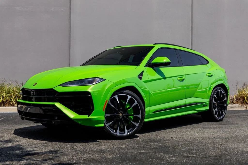 Used 2025 Green Lamborghini SE image 27