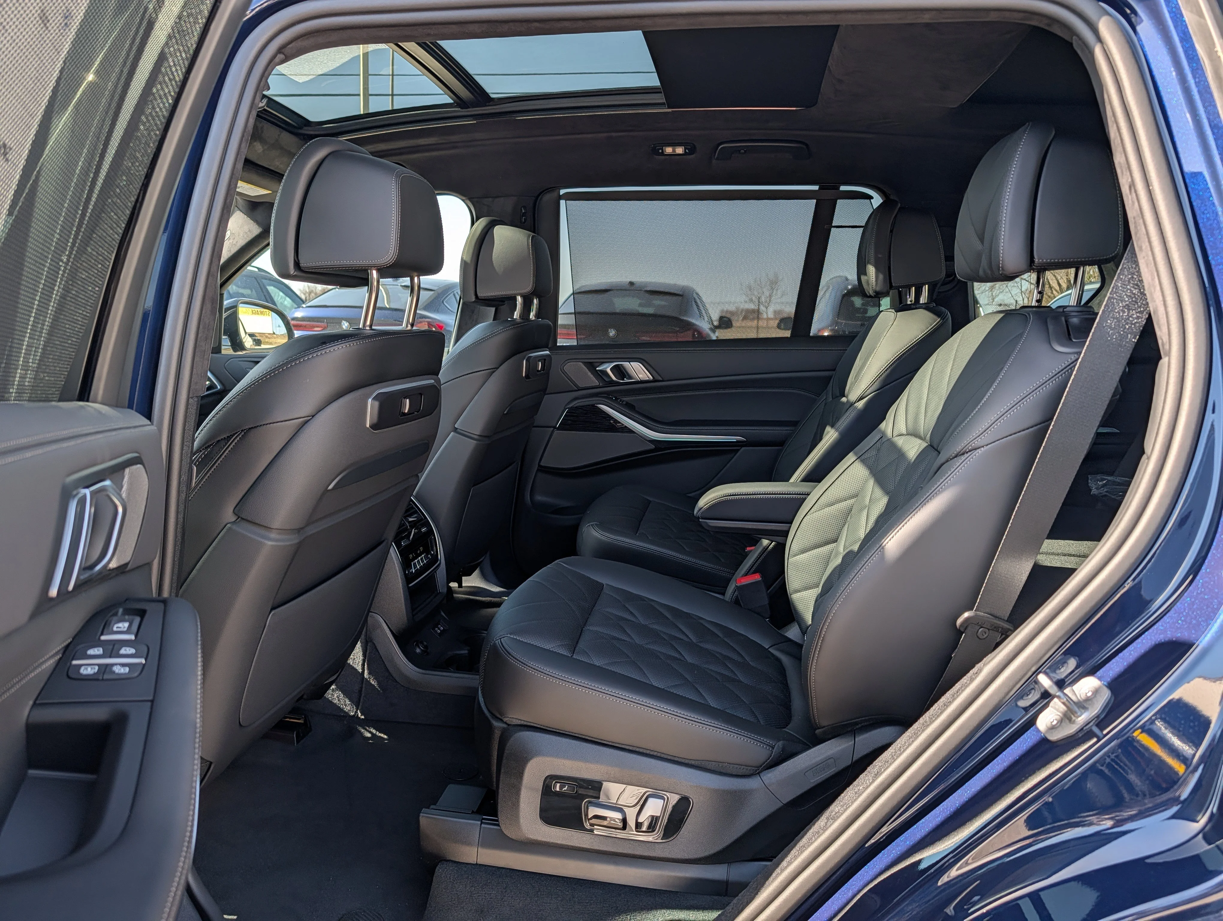 New 2026 Tanzanite Blue II Metallic BMW xDrive40i image 6
