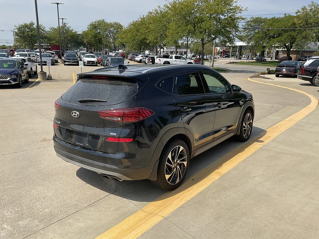 Used 2019 BLACK Hyundai Sport image 3