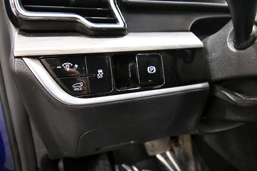 Certified Used 2024 Blue Kia X-Line image 20
