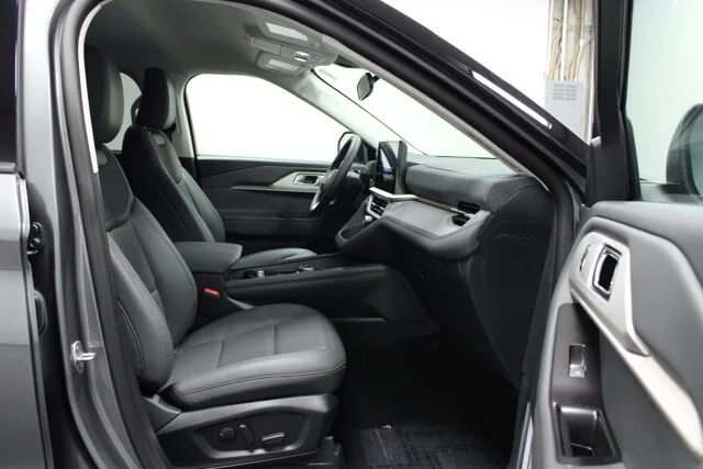 New 2026 Carbonized Gray Metallic Ford Active image 41