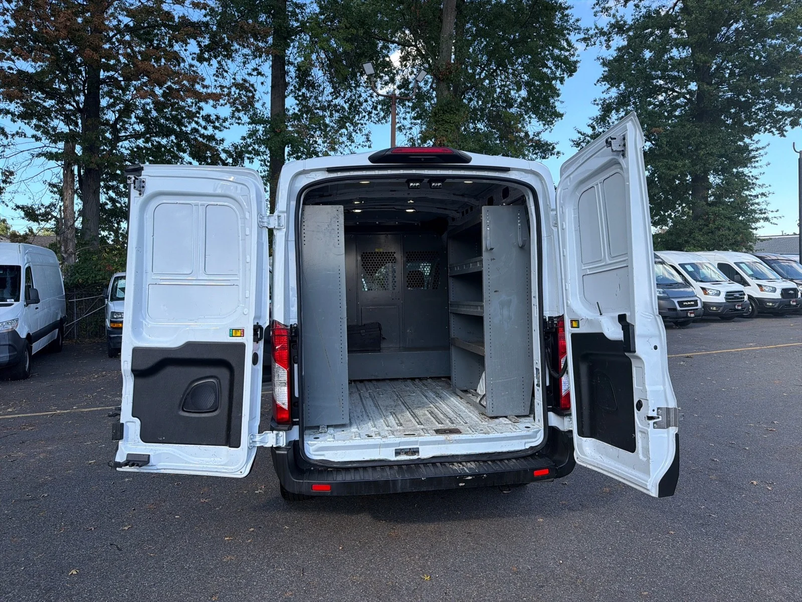 Used 2020 Oxford White Ford T250 MED ROOF image 9