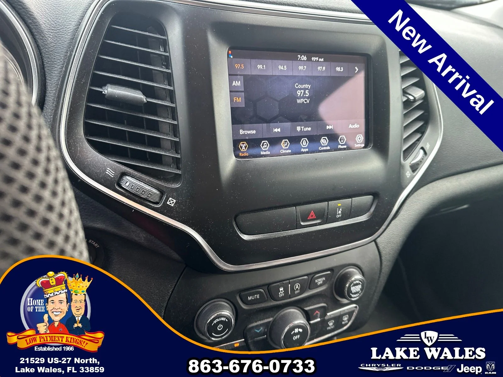Used 2021 Red Jeep Latitude image 16