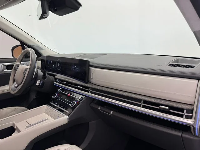 Used 2025 Shimmering Silver Pearl Hyundai Calligraphy image 40