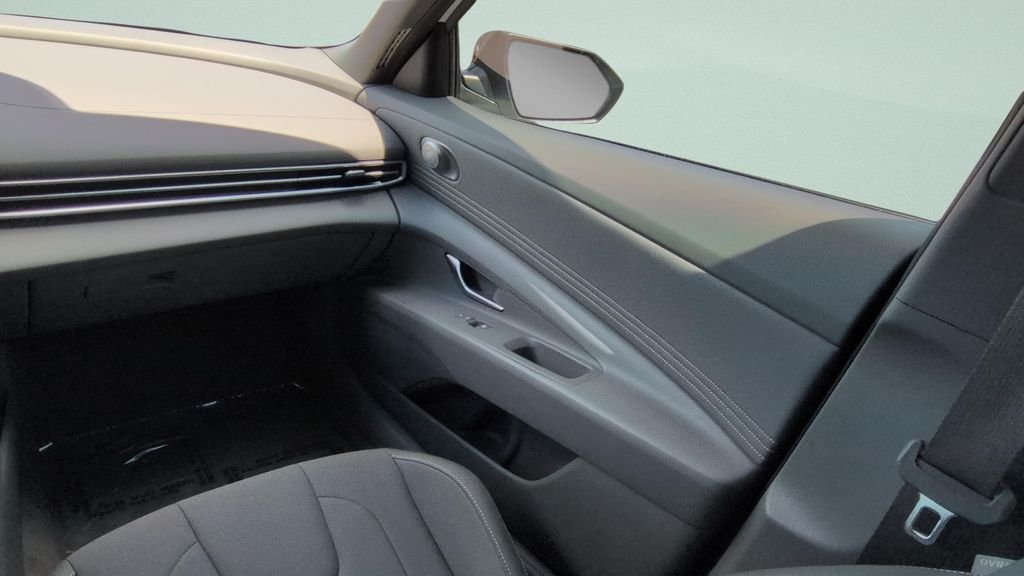 Certified Used 2026 White Hyundai SEL Sport image 12