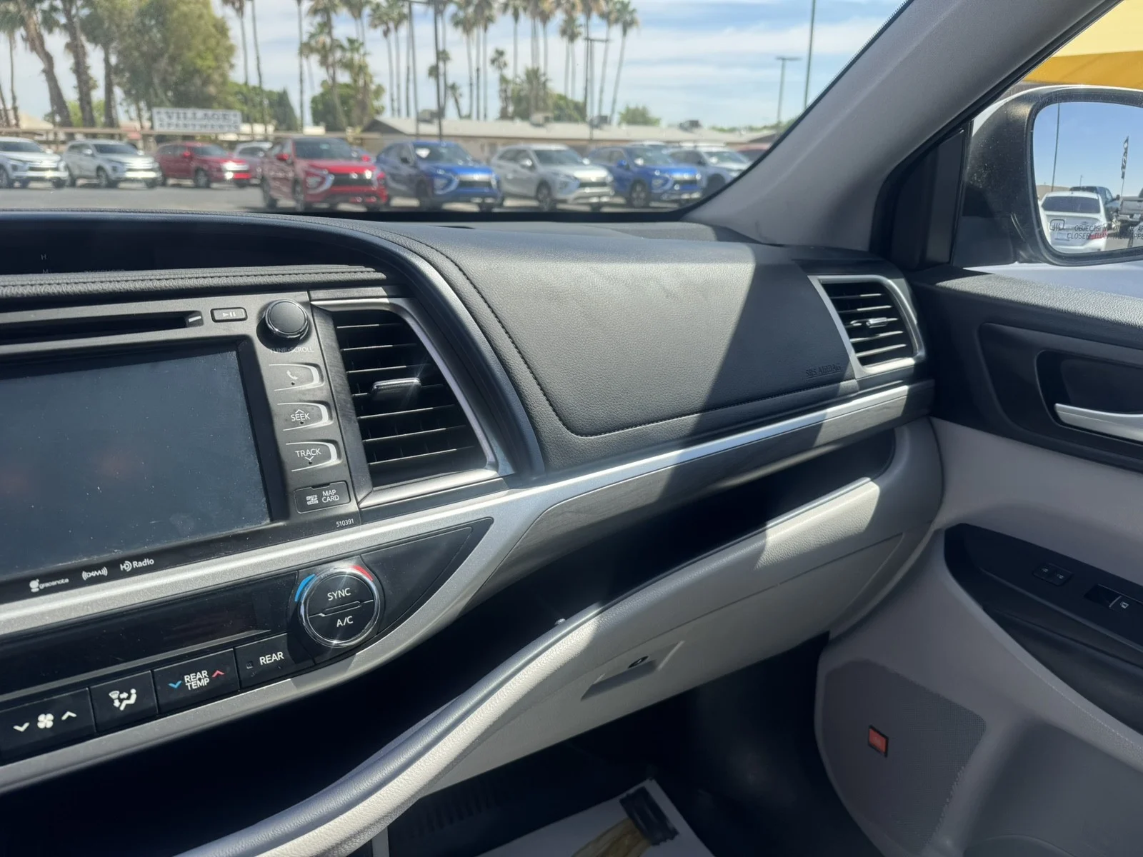 Used 2019  Toyota Hybrid Limited image 16