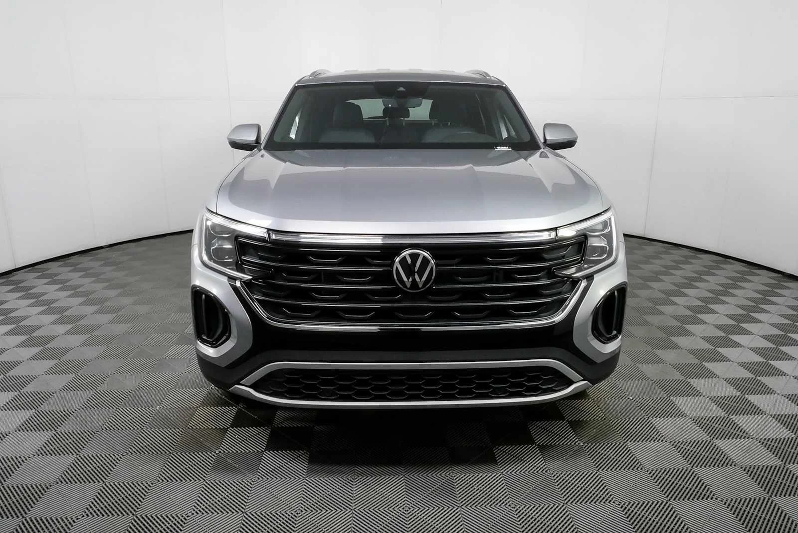 New 2026 Silver Mist Metallic Volkswagen 2.0T SE image 34