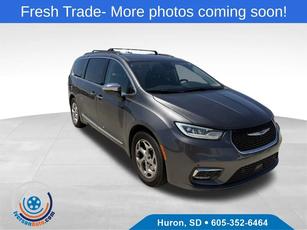 Used 2022 Gray Chrysler Limited image 1
