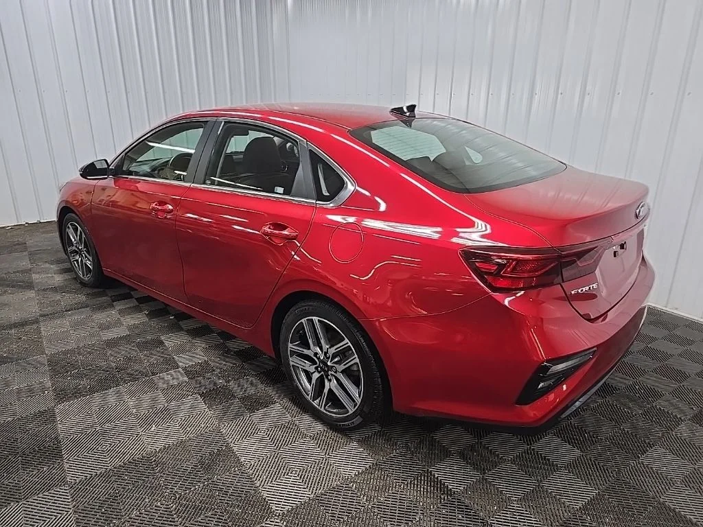 Used 2019 Currant Red Kia EX image 9