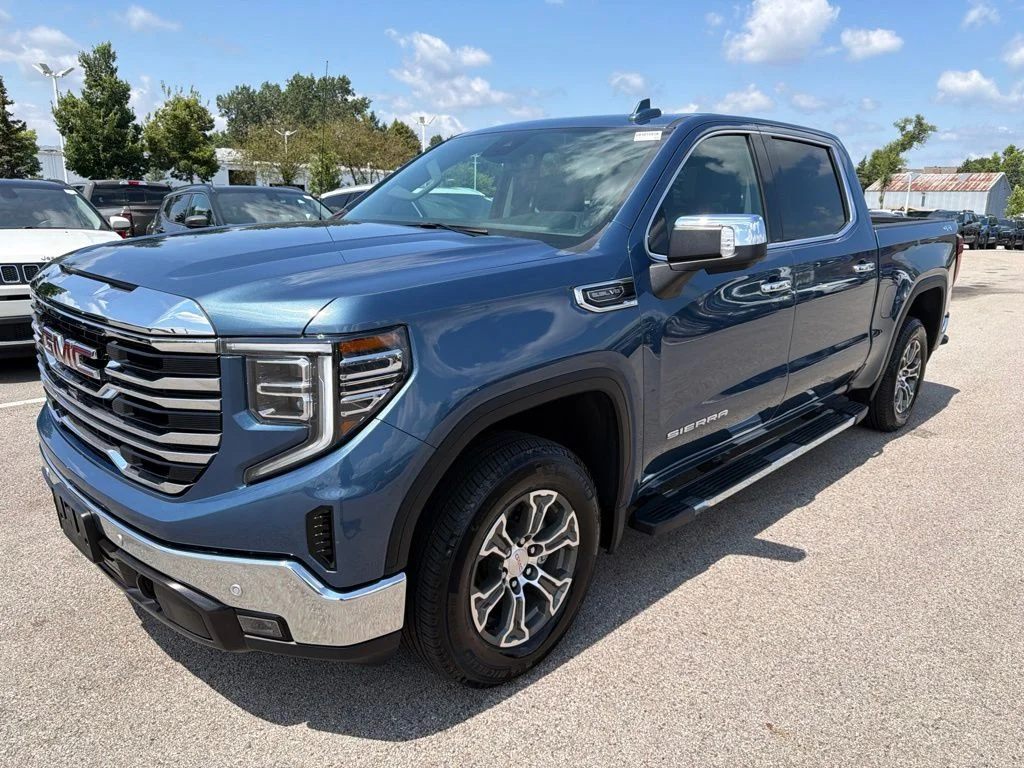 Used 2024 Blue GMC SLT image 2