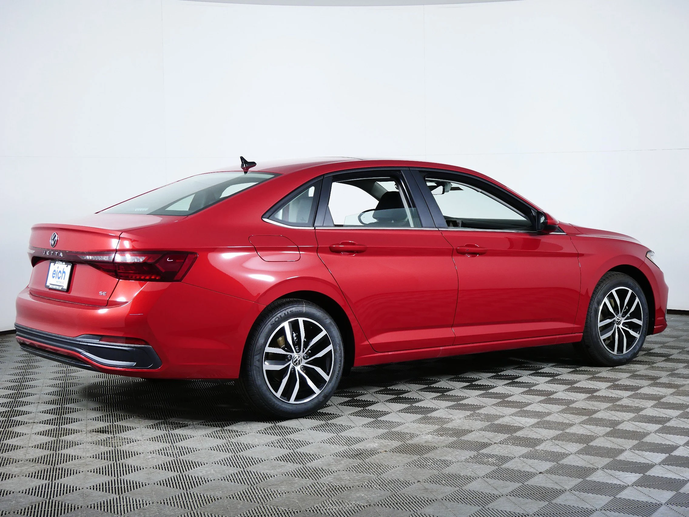 New 2026 KINGS RED MET W Volkswagen SE image 7