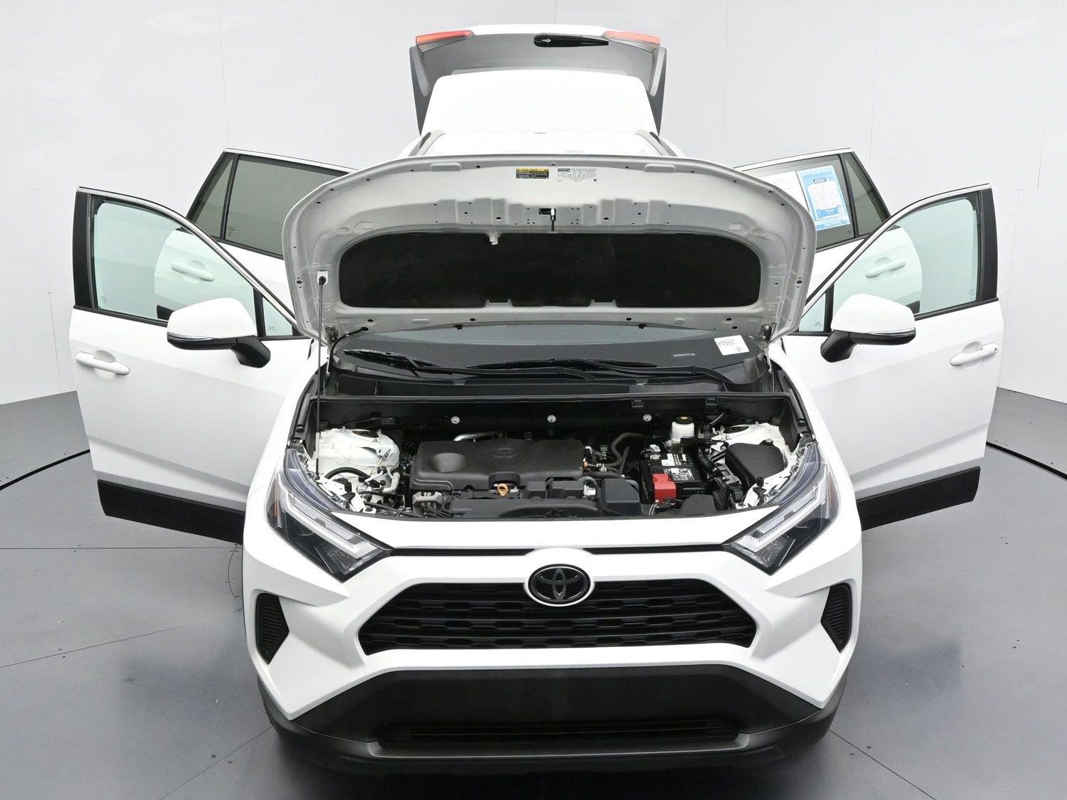 Used 2022 White Toyota XLE image 46