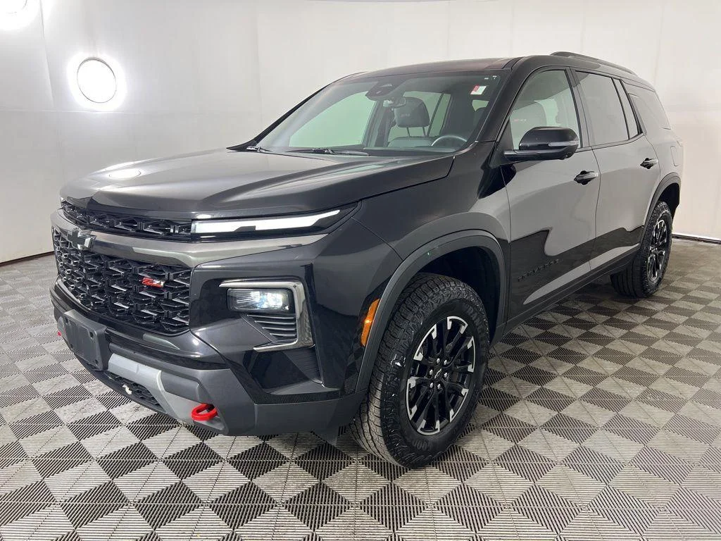 Used 2025 Mosaic Black Metallic Chevrolet Z71 image 4