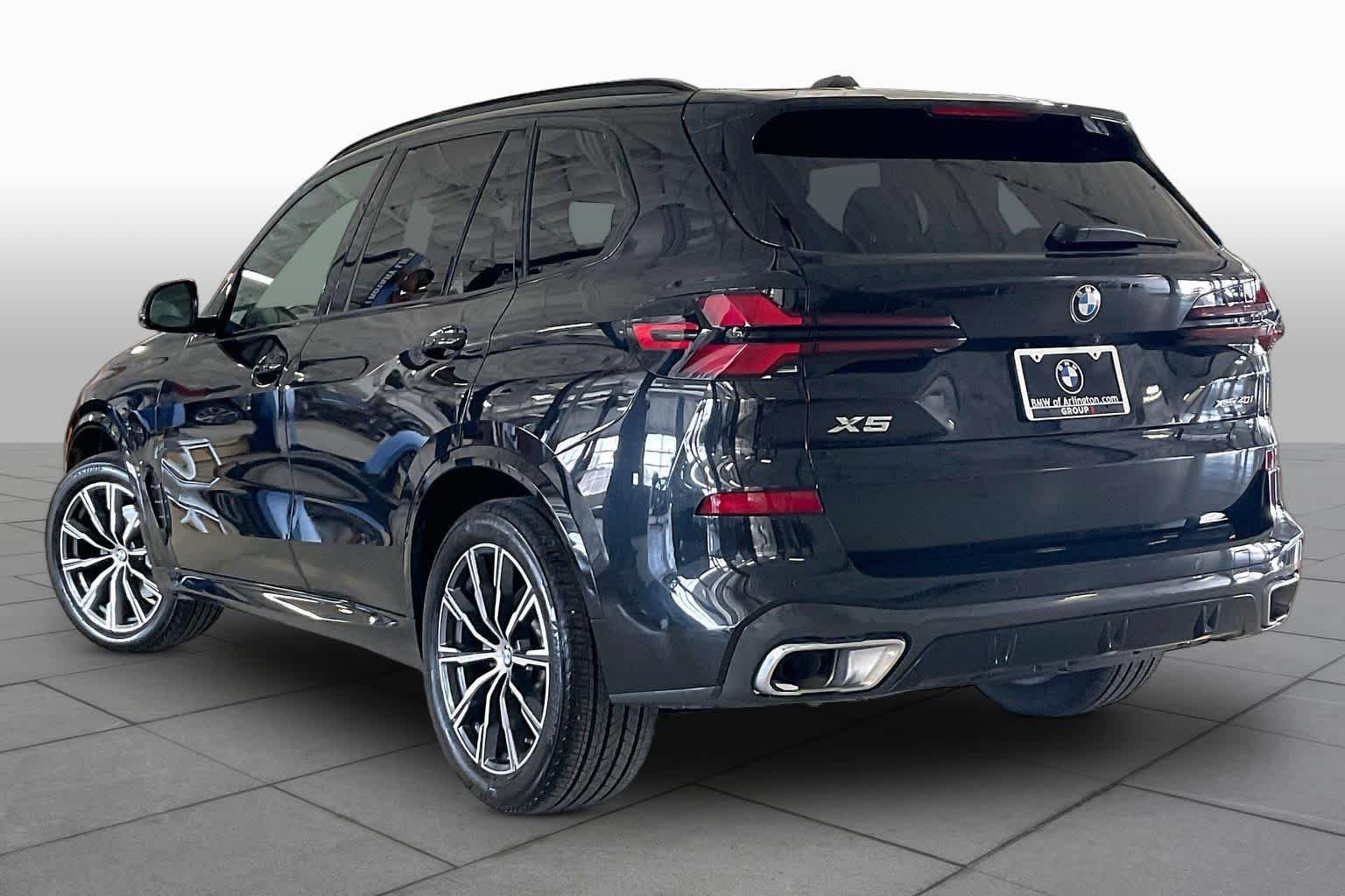 Used 2026 Black Sapphire Metallic BMW xDrive40i image 11