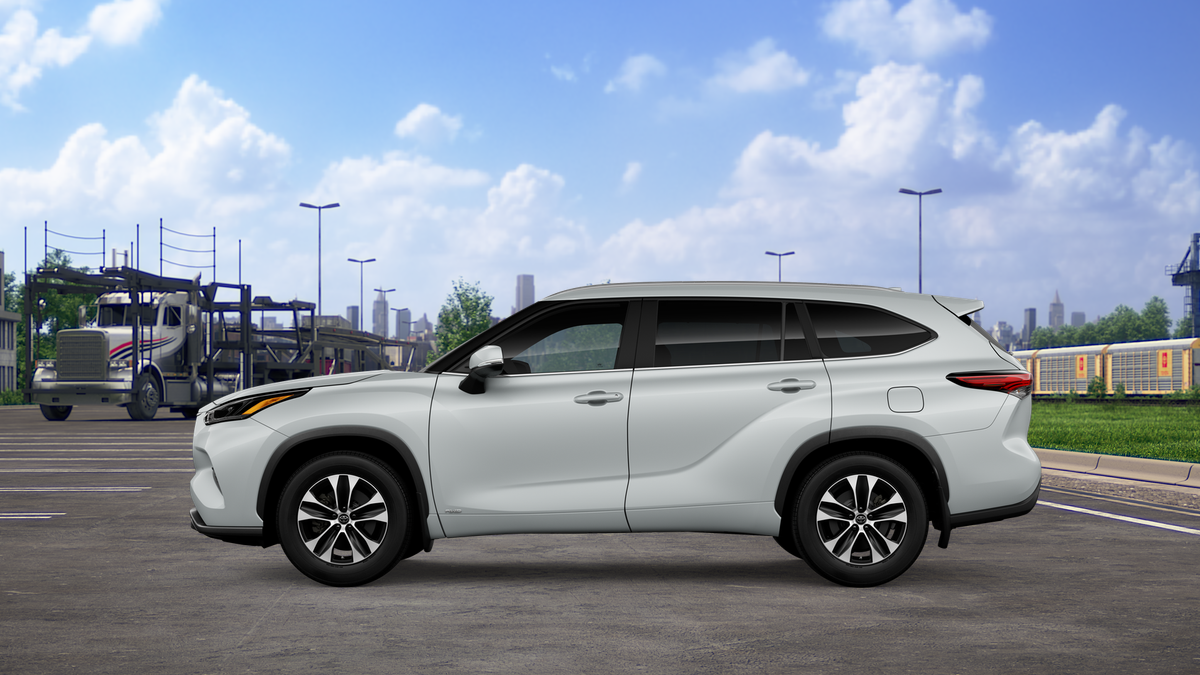 New 2026 Wind Chill Pearl Toyota Hybrid XLE image 18