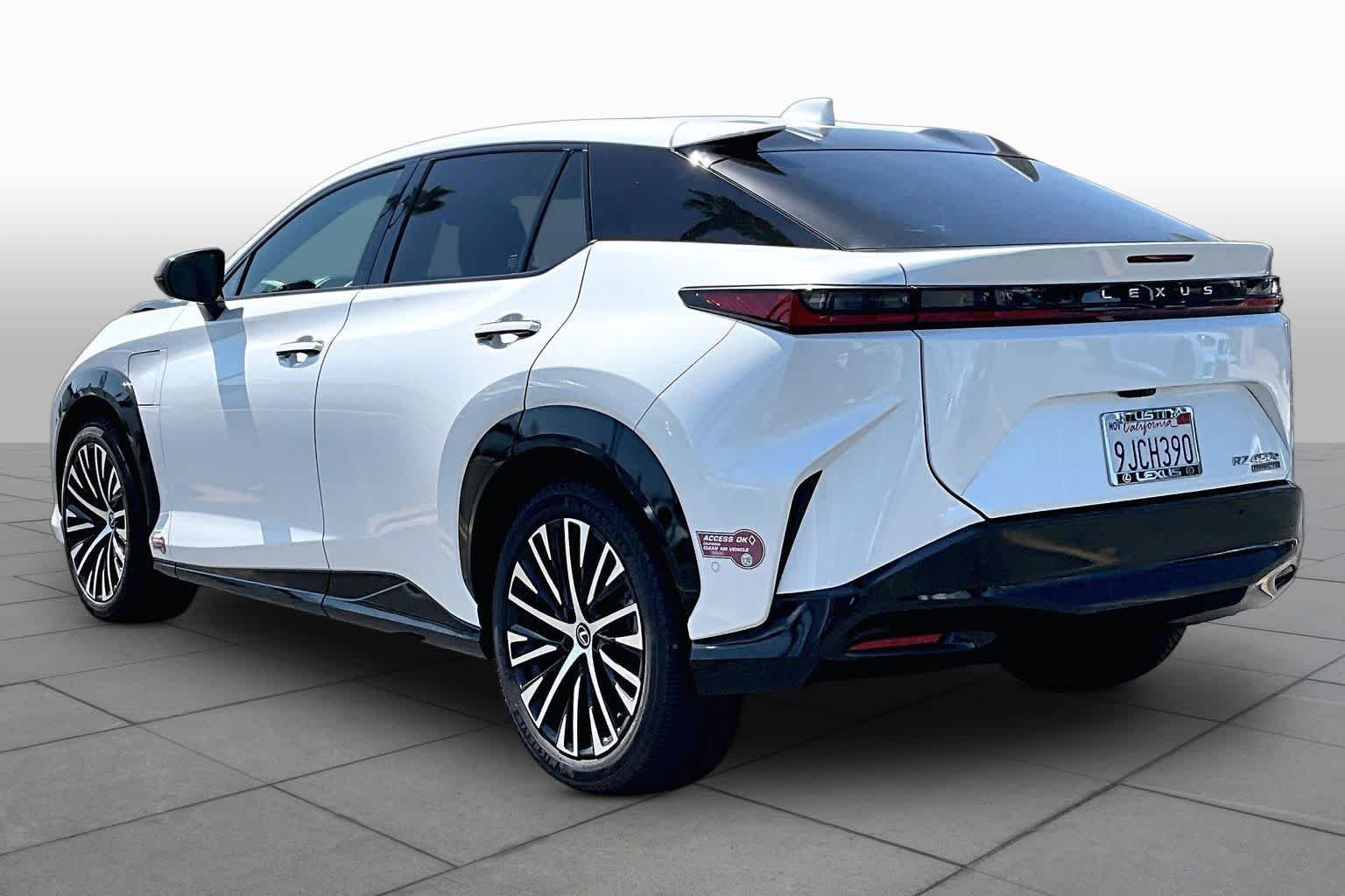 Certified Used 2023 Eminent White Pearl Lexus Premium image 12