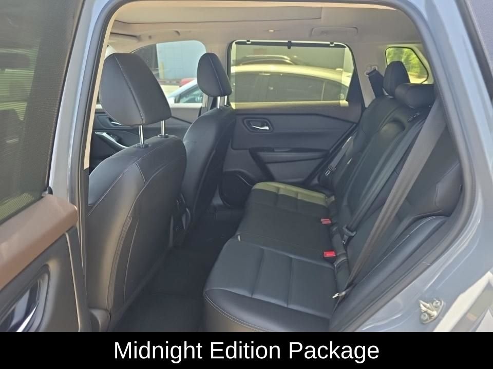 Used 2023 Gray Nissan SV image 7