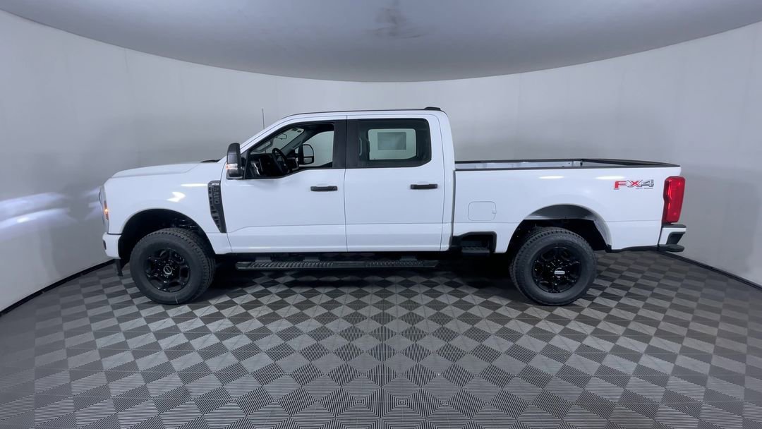New 2026 Oxford White Ford XL image 5