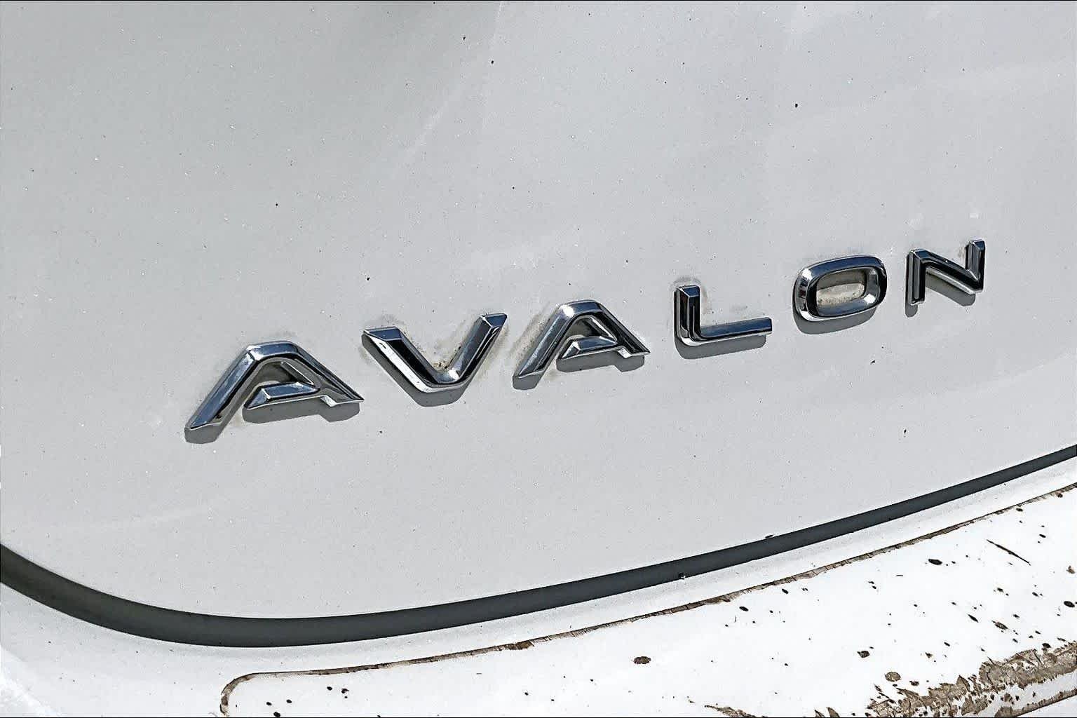 Used 2013 Blizzard Pearl Toyota Limited image 28