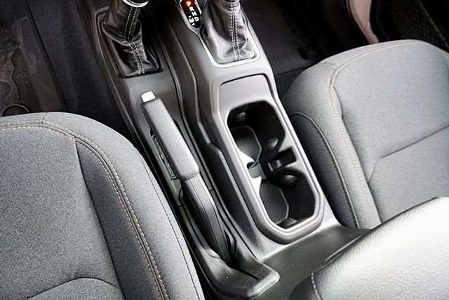 New 2026 Bright White Clear-Coat Exterior Paint Jeep Sport S image 37