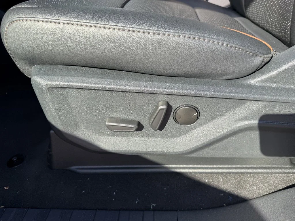 New 2026 Glacier Gray Metallic Tri-Coat Ford F-250® Lariat® image 20