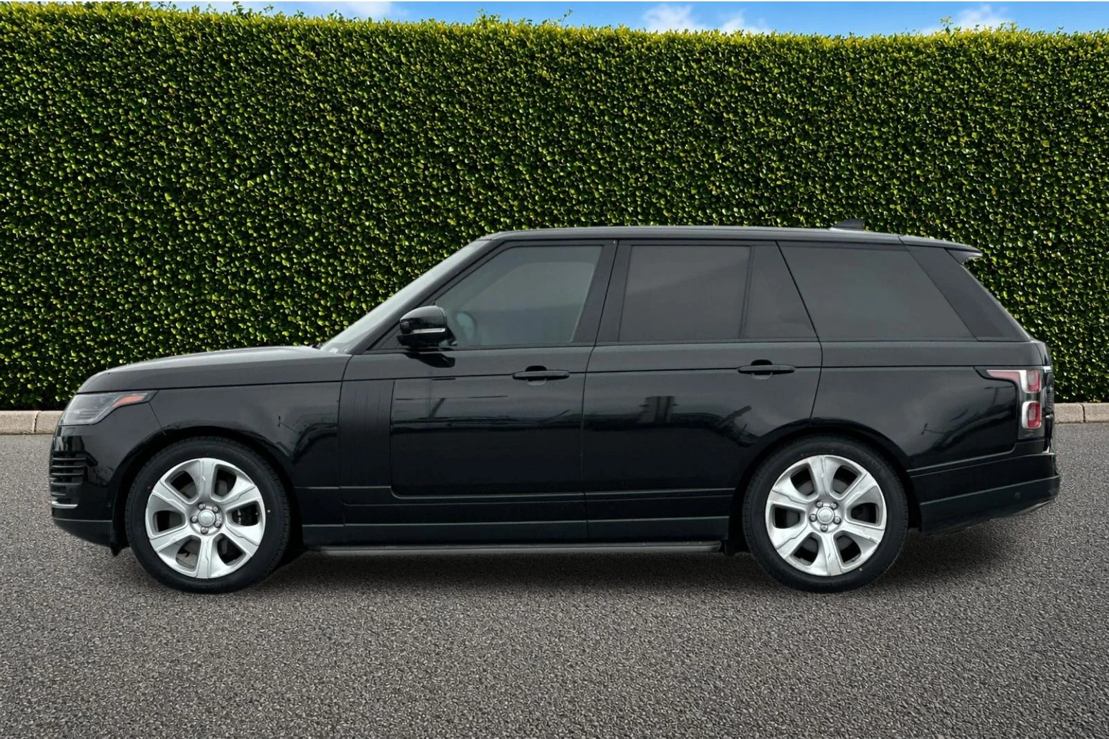 Certified Used 2019 Black Land Rover 5.0L V8 Supercharged image 7