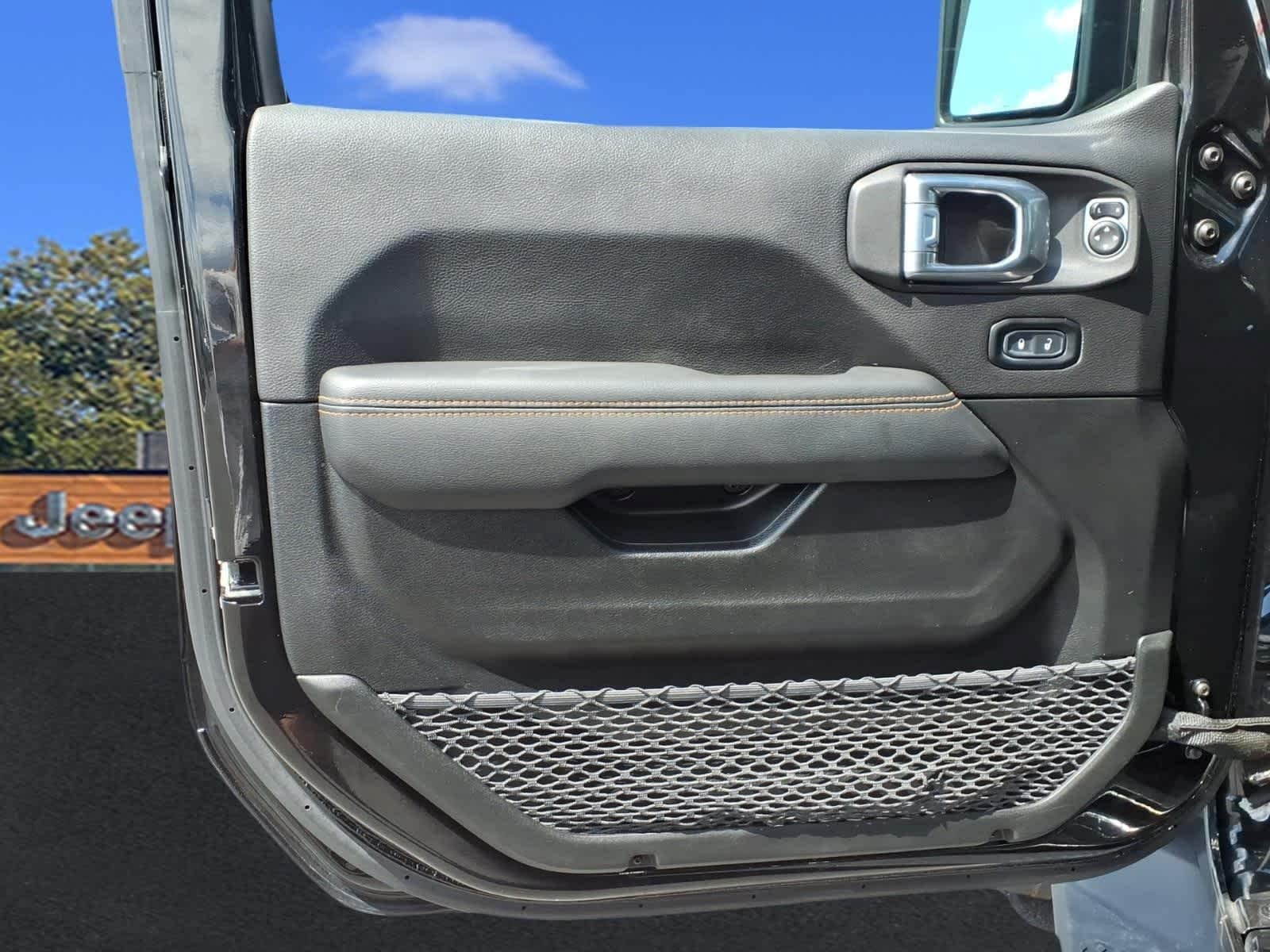 Used 2023 Black Clearcoat Jeep High Altitude image 11
