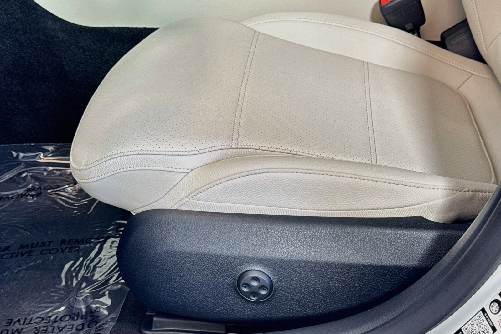 New 2026 Polar White Mercedes-Benz C 300 image 17