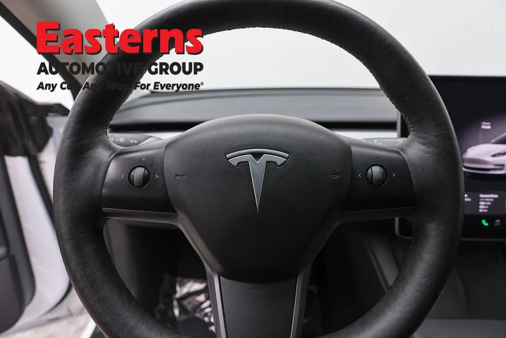 Used 2023 White Tesla Base image 10