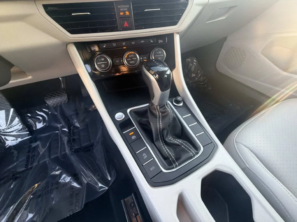 Used 2022  Volkswagen 1.5T SE image 24