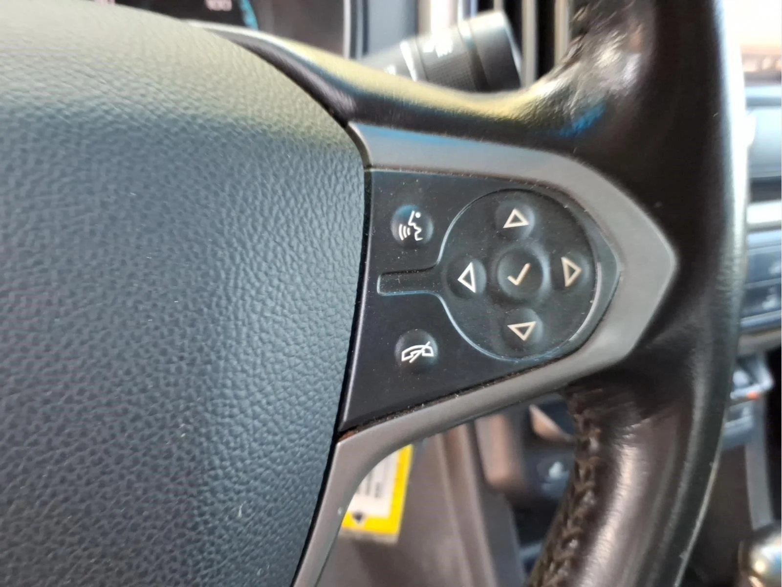 Used 2022 Black Chevrolet Z71 image 21