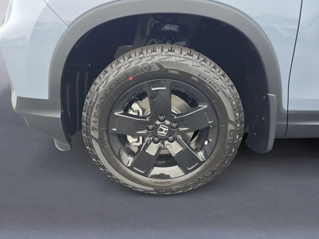 New 2026 Sonic Gray Pearl Honda Black Edition image 10