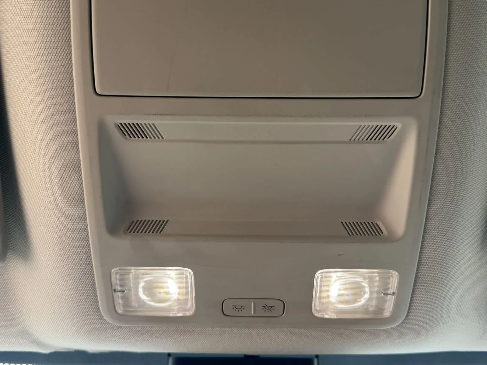 Used 2020 Oxford White Ford LARIAT image 29