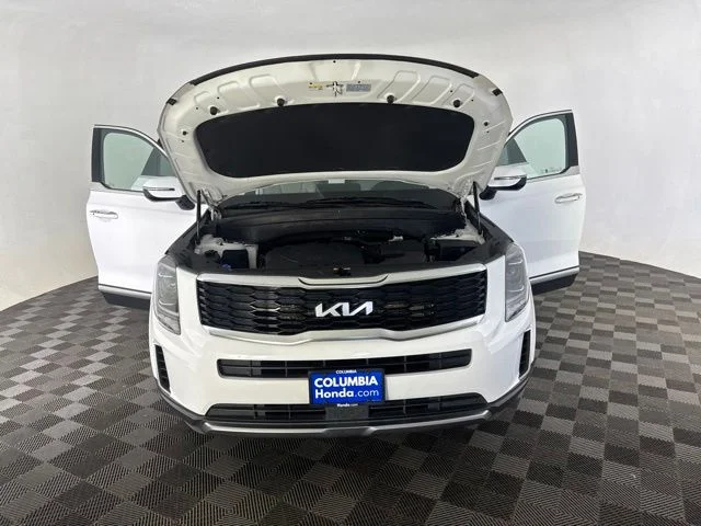 Used 2022 White Kia S image 15