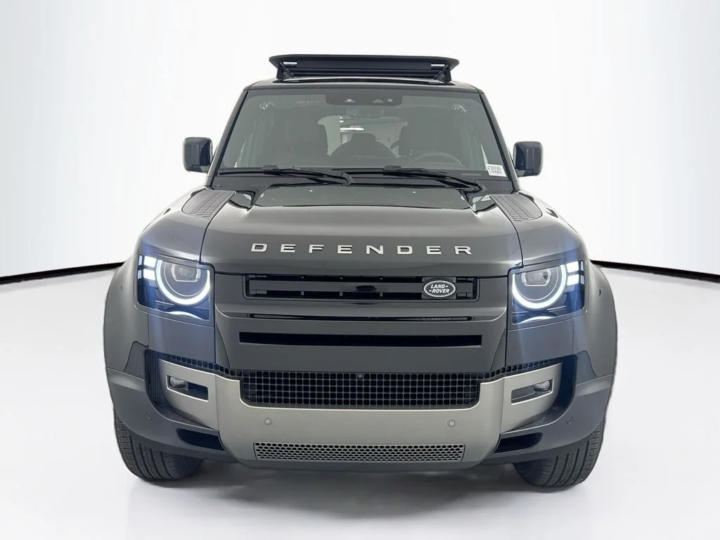 New 2026 Santorini Black Land Rover S image 2