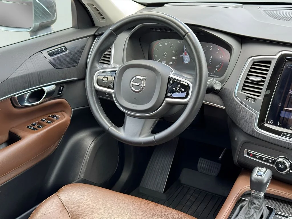 Used 2020 Gray Volvo T6 Momentum image 20