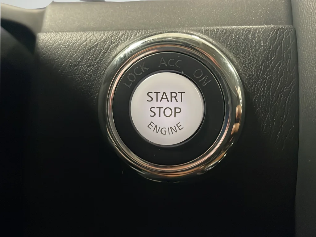 Used 2019 Black INFINITI LUXE image 13