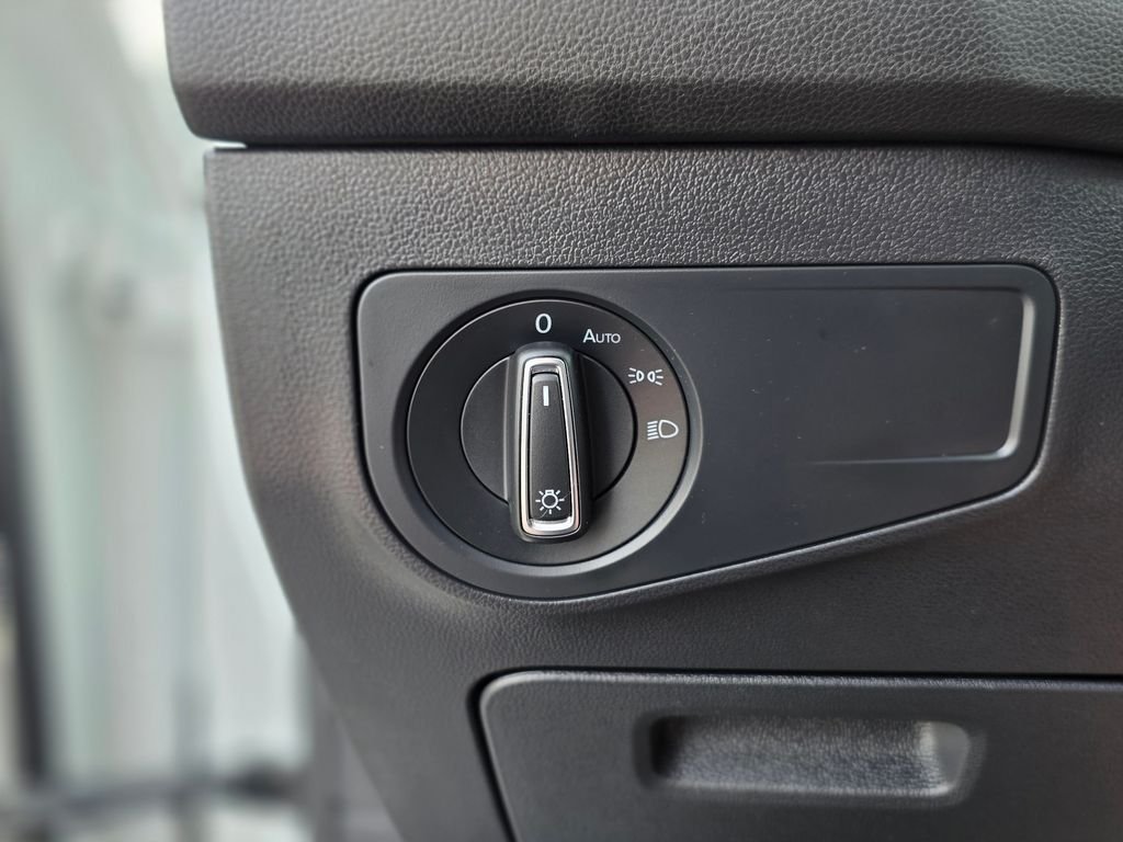 2023 Volkswagen Tiguan SE - Photo 37