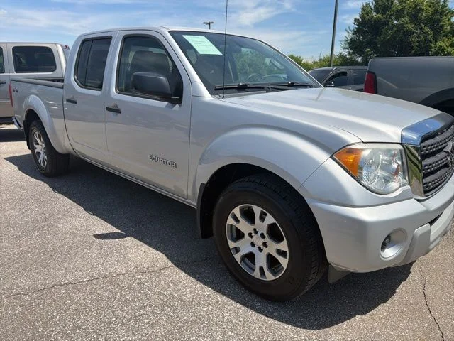 2012 Suzuki Equator Crew Cab Sport 6' Bed 4x4's photo