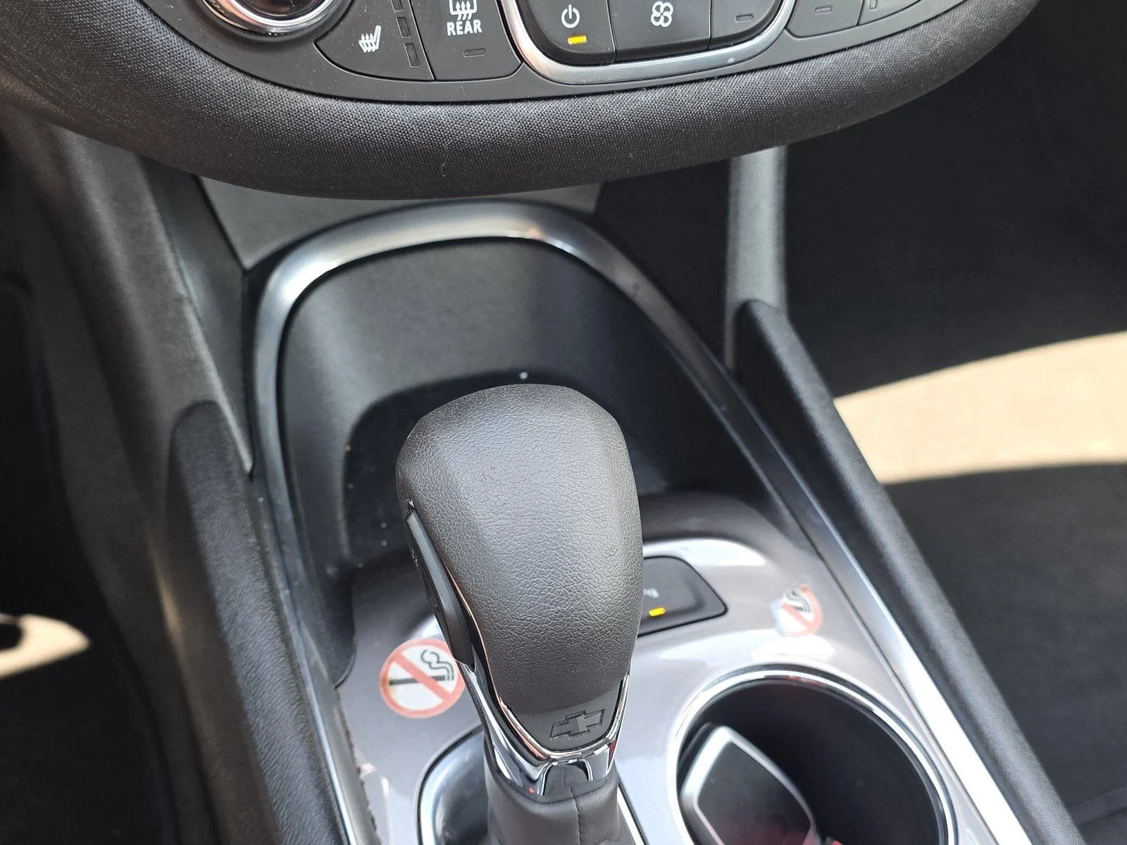 Used 2024 Summit White Chevrolet LT image 14