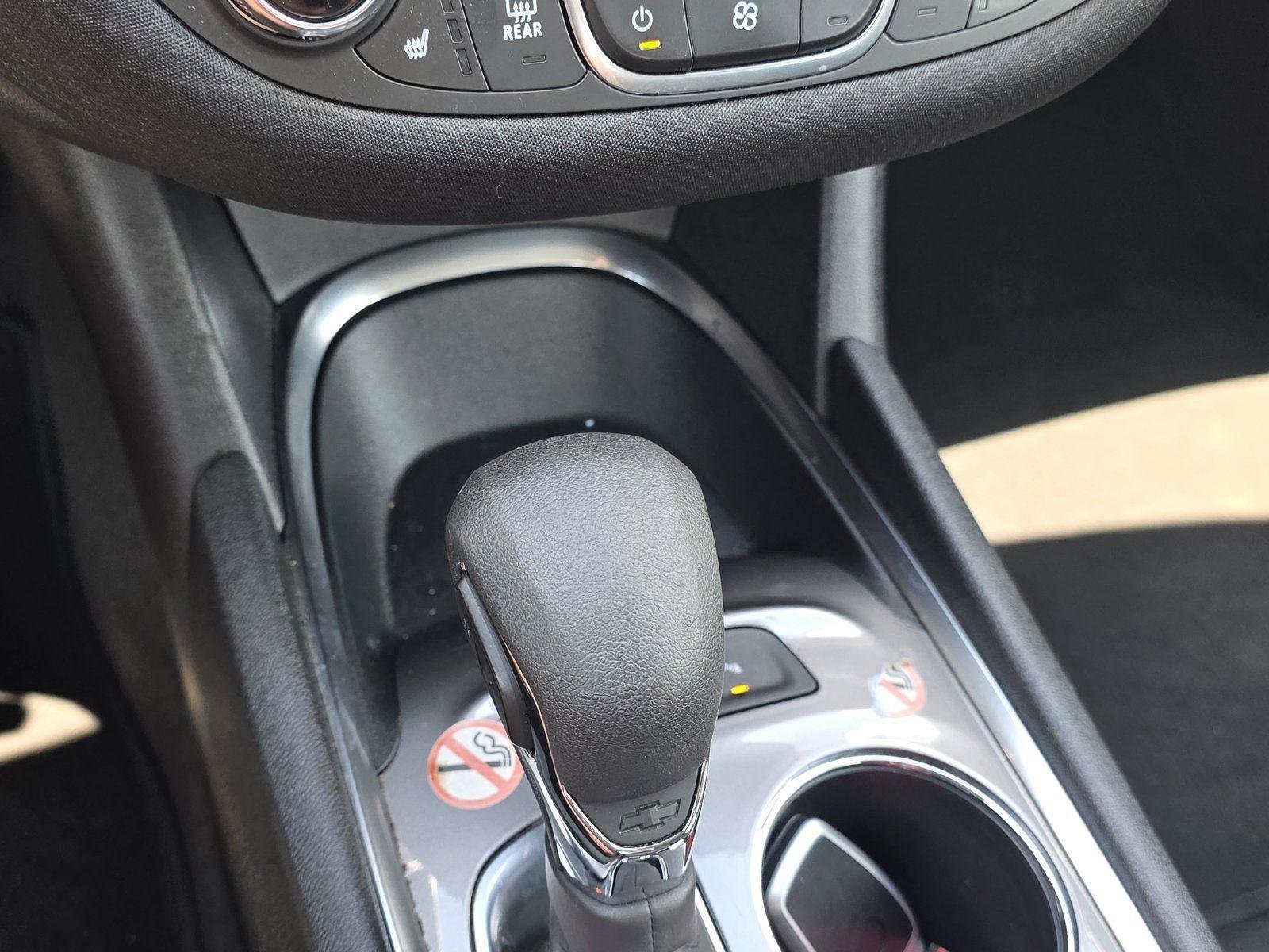 Used 2024 Summit White Chevrolet LT image 14
