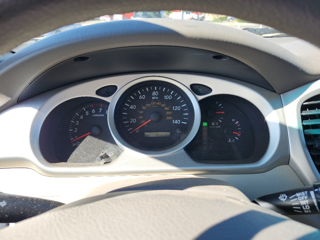 Used 2005  Toyota  image 20