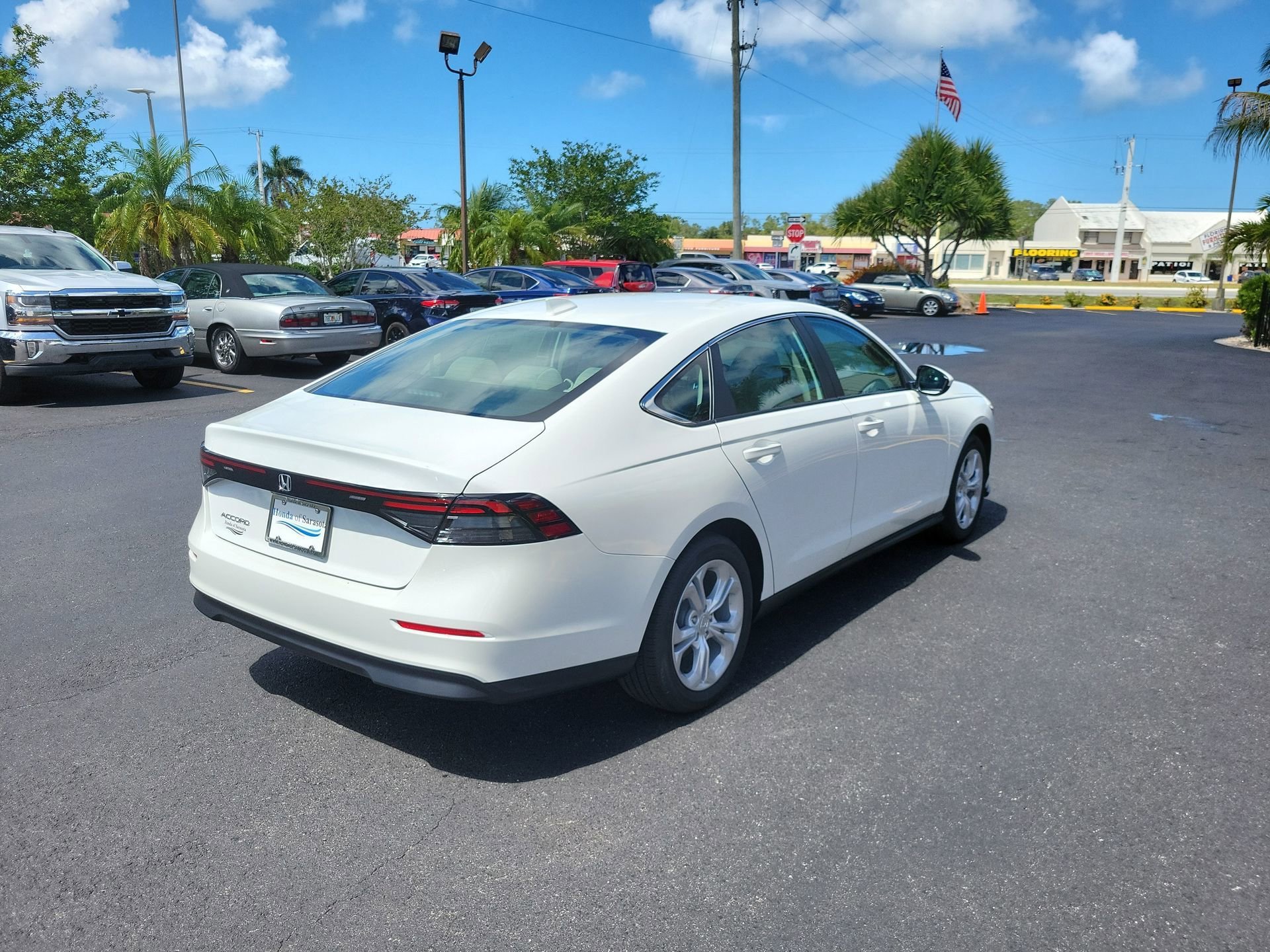 New 2026 Platinum White Pearl Honda LX image 6