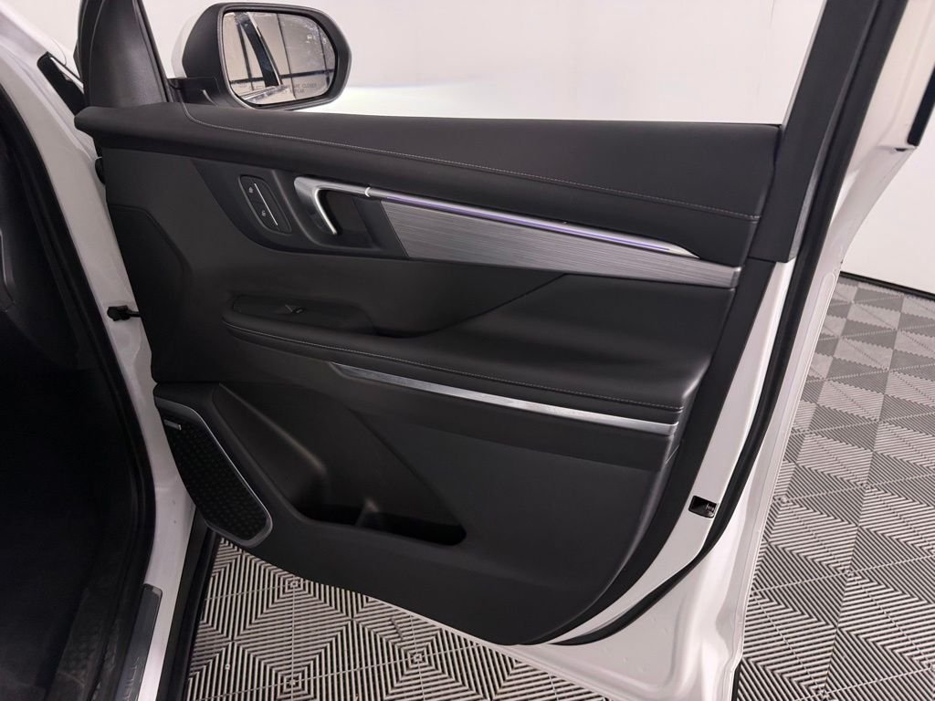 Used 2025 Summit White Buick Preferred image 30