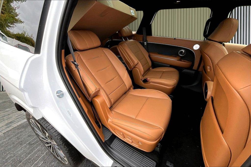 New 2026 Creamy White Pearl Hyundai Calligraphy image 11