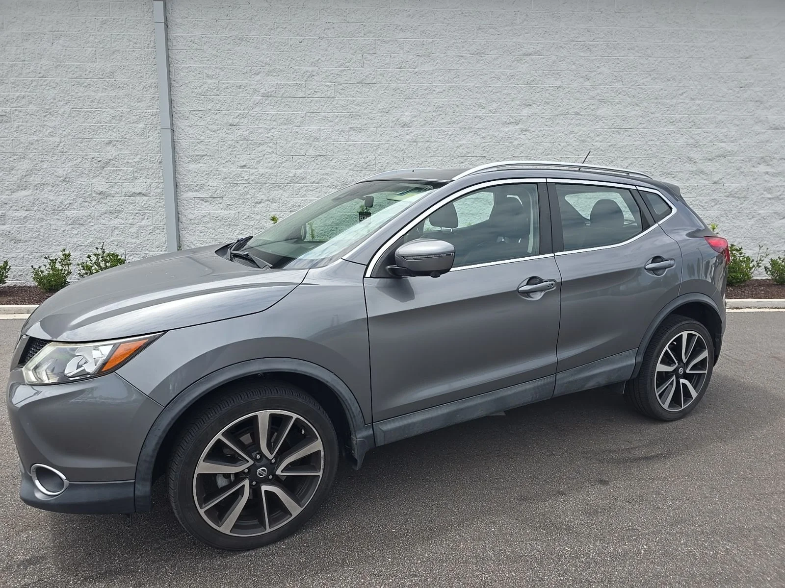 2018 Nissan Rogue Sport SL FWD's photo