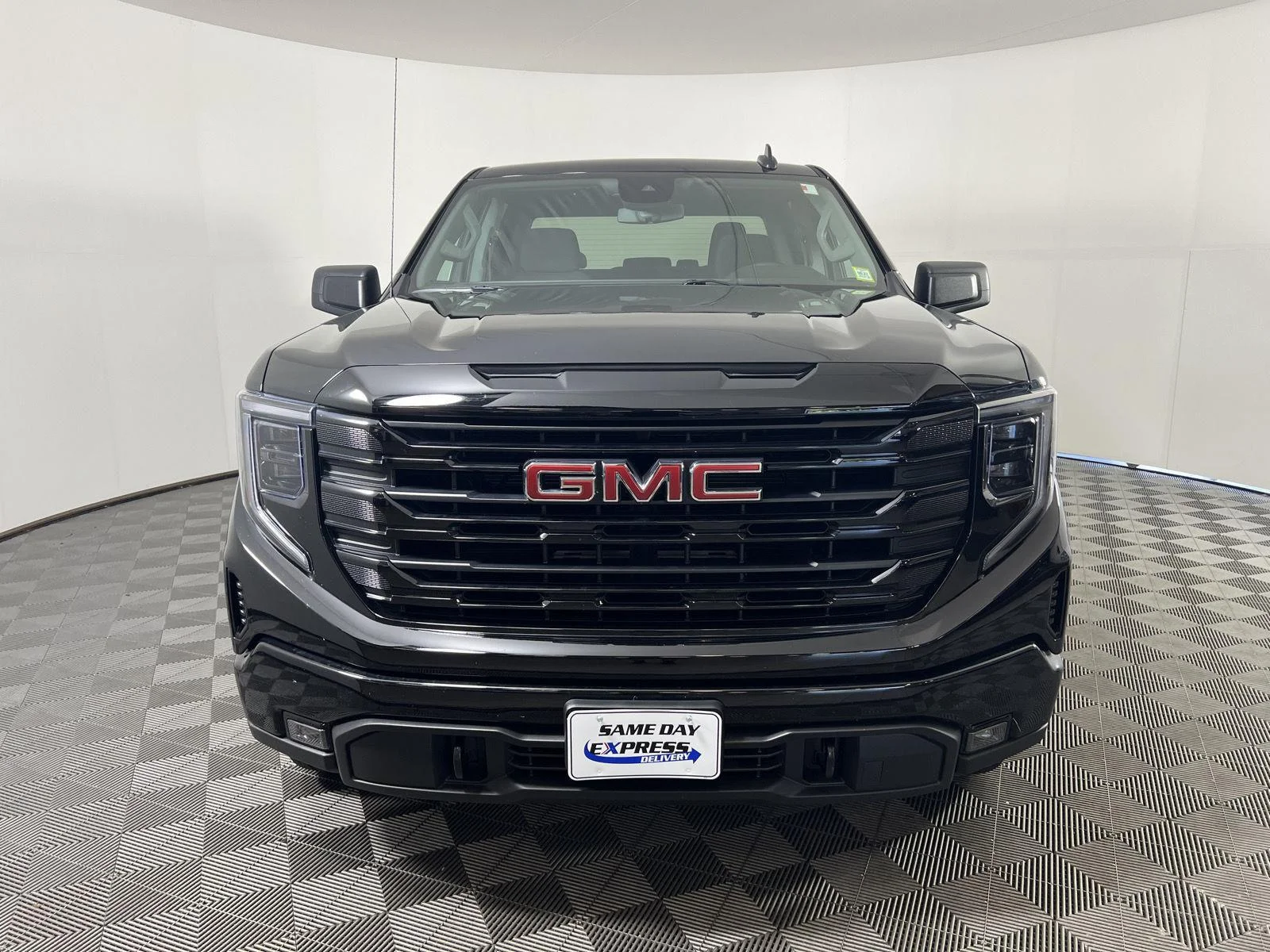 Used 2025 Onyx Black GMC Elevation image 29